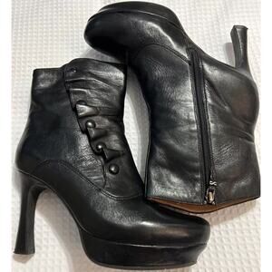 Earthies Ferrara Women's Black Leather Victorian Style Button Zip Boots Sz 12 B